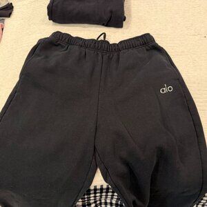 Alo Yoga AccolaDe Jogger Sweatpants- Black